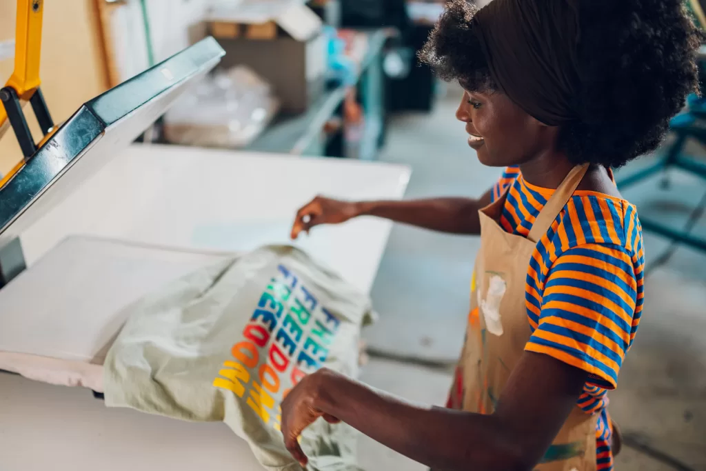 o que e sublimacao mulher sorrindo