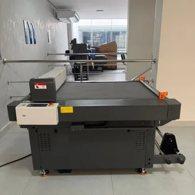 plotter-mcut-7090u-mesa-de-corte-e-vinco-de-esteira-3